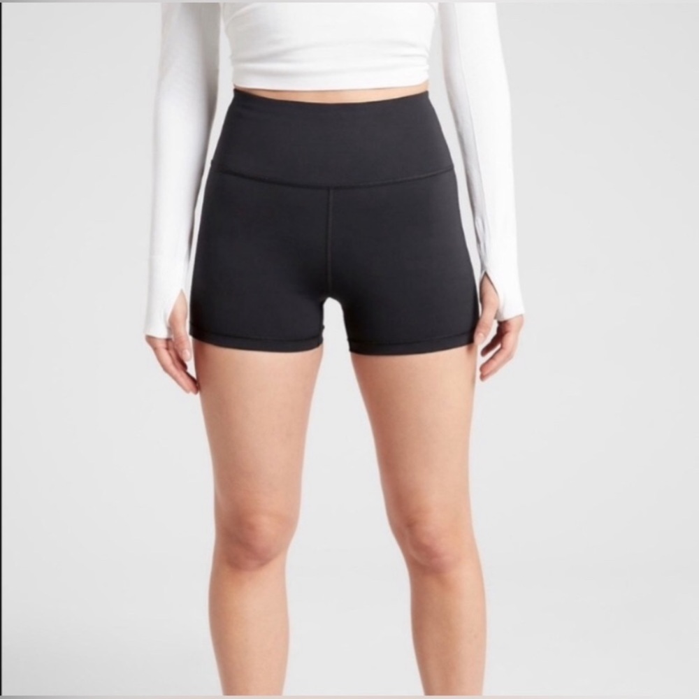 Athleta Ultimate 3” Short in Black size Small